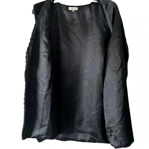 ANA & KATE | Cozy Soft Faux Rabbit Fur Teddy Black Textured Vest Size OS - Picture 4 of 5